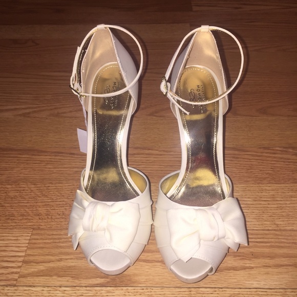 Unforgettable Moments Open toe Heels w/bow Sz. 7.5 - Picture 2 of 8